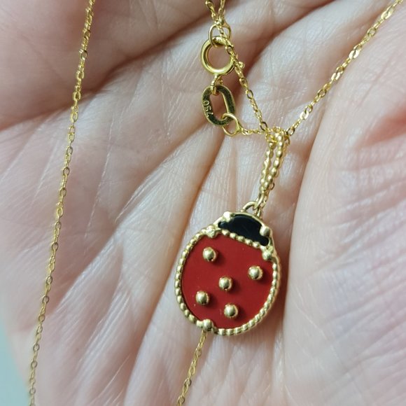 Beautiful necklace with designer inspired pendant - Picture 8 of 15